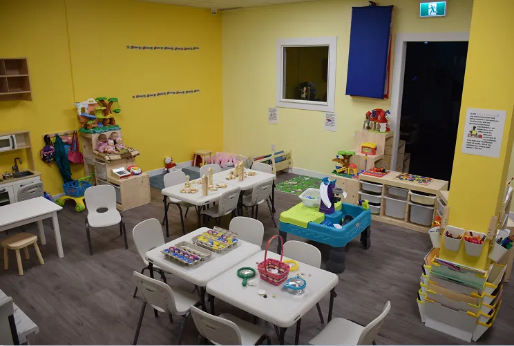 yellow-classroom-02