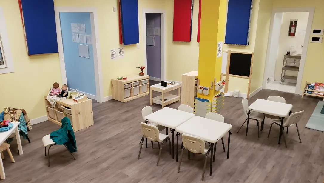 yellow-learning-room-01