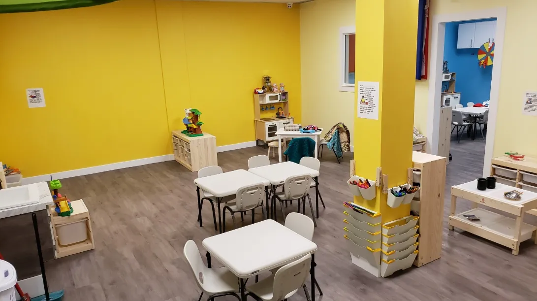 yellow-learning-room-03